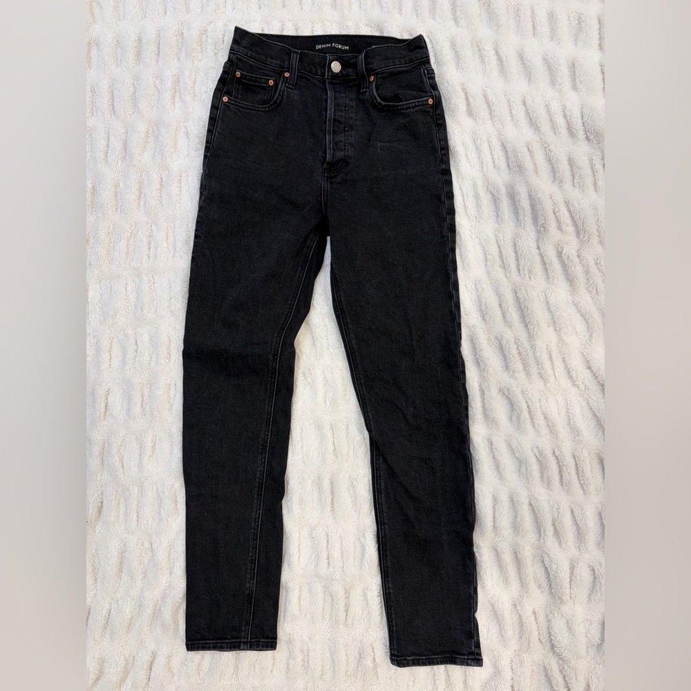 Aritzia Denim Forum The Yoko High Rise Slim 28L Size 25‎